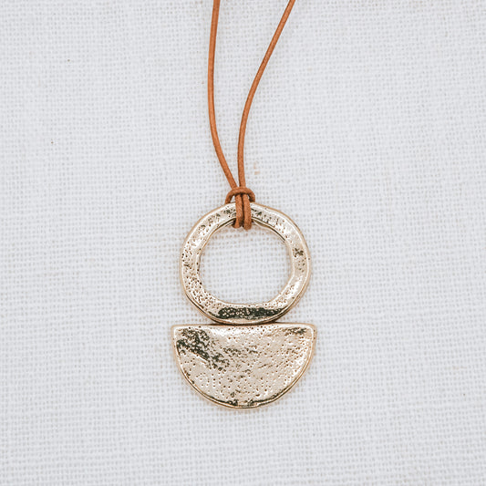 MEDIA LUNA BRASS PENDANT NECKLACE