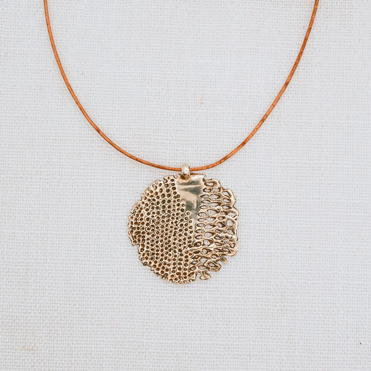 VENUS CORAL BRASS PENDANT NECKLACE