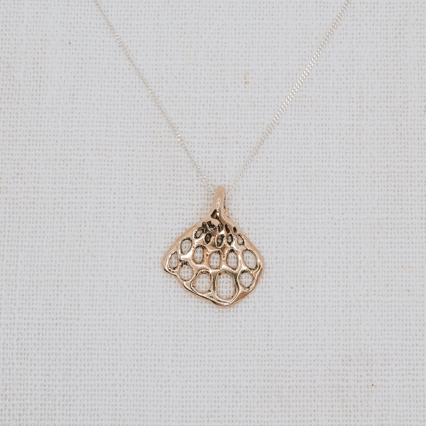 JUNO BRASS PENDANT NECKLACE