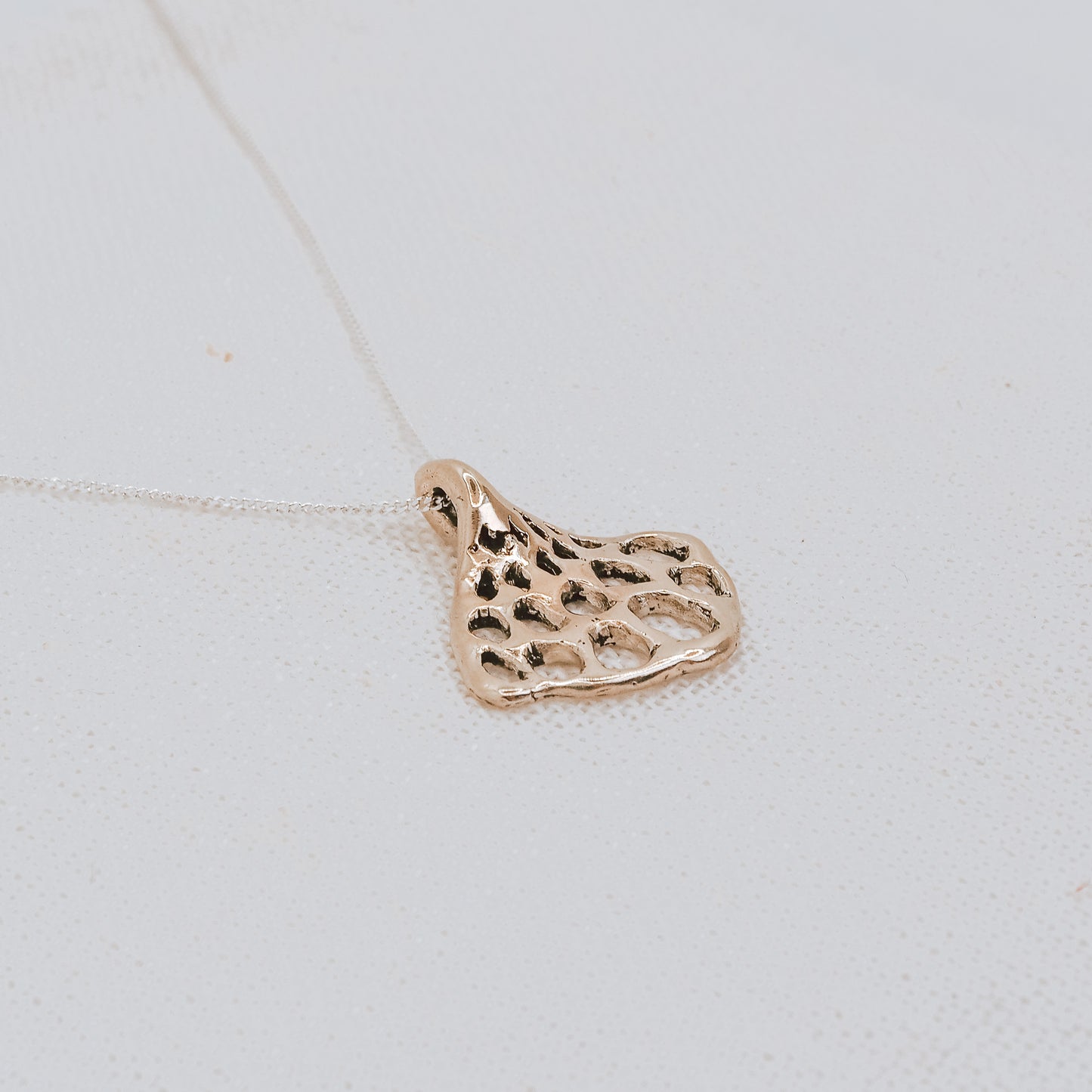 JUNO BRASS PENDANT NECKLACE