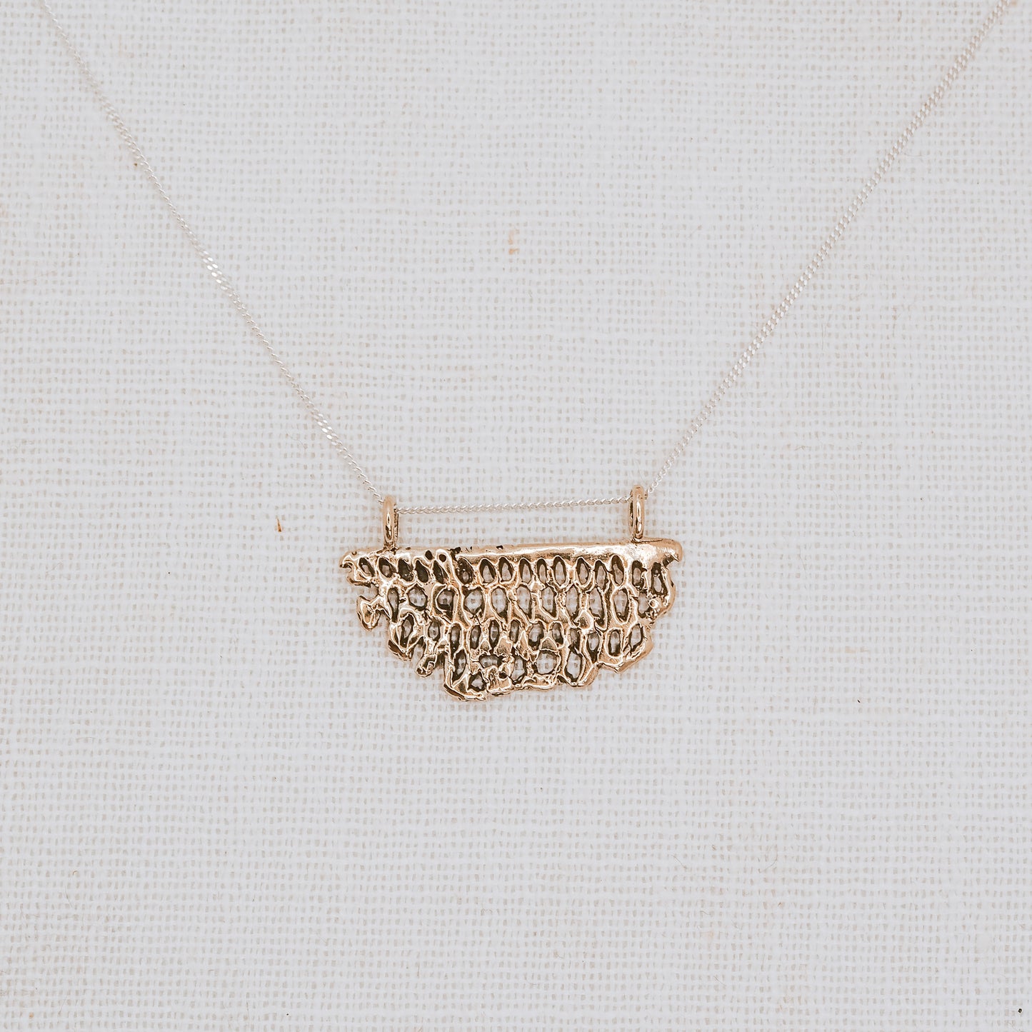 TURI BRASS PENDANT NECKLACE