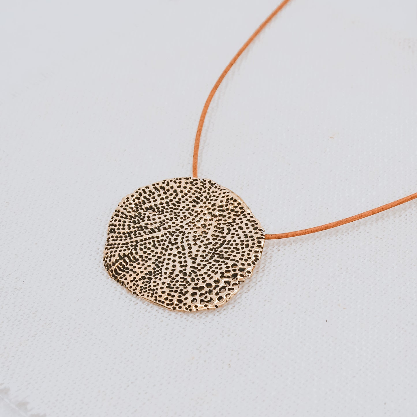 VEIL CORAL BRASS PENDANT NECKLACE